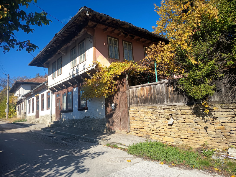 Продава КЪЩА в област Габрово, с. Лесичарка - 350 кв.м / 75 000 € » 146 687.25 лв., КАРАПЕТРОВИЧ ЕООД