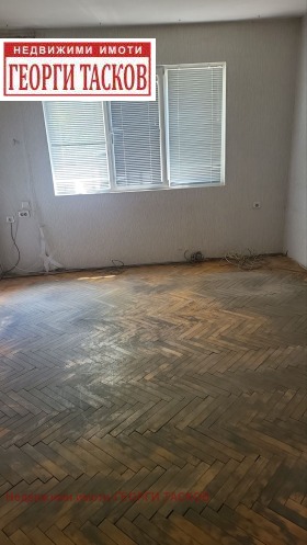 Продава 3-стаен град Русе Център - [1] 