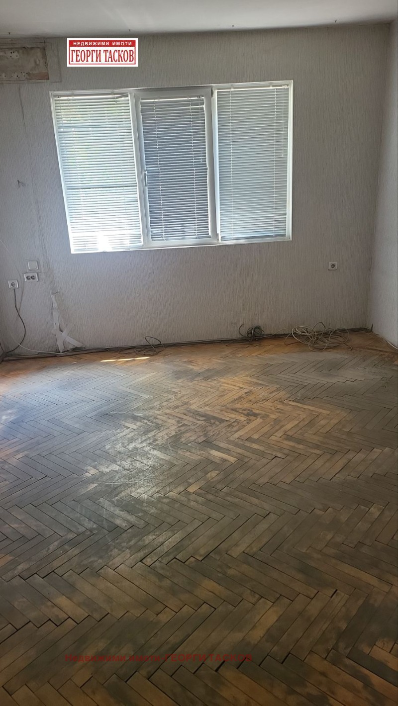 Продава  3-стаен град Русе , Център , 90 кв.м | 25657049