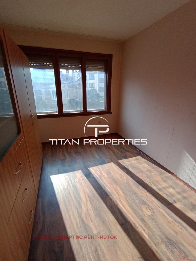 Продава  3-стаен град Бургас , Център , 75 кв.м | 16129909