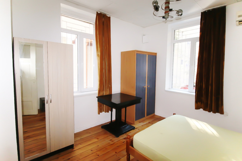 Продава 2-СТАЕН в град София, Център - 68 кв.м / 215 000 € » 420 503.45 лв., ДИКСИО ЕООД