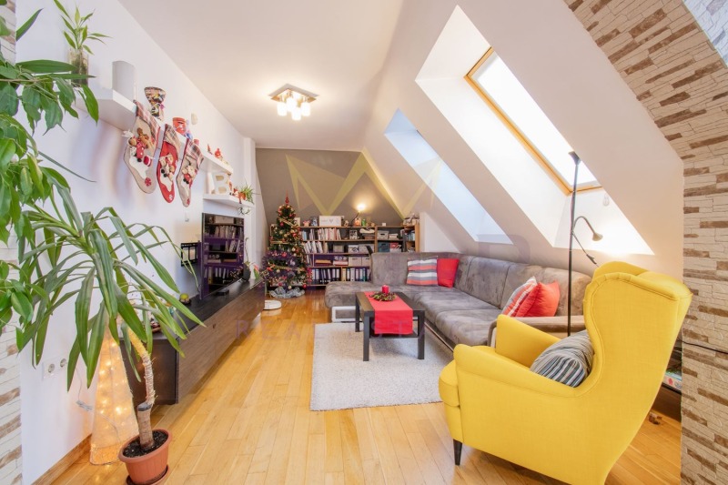 Eladó  3 hálószobás Sofia , Borovo , 140 négyzetméter | 90942469