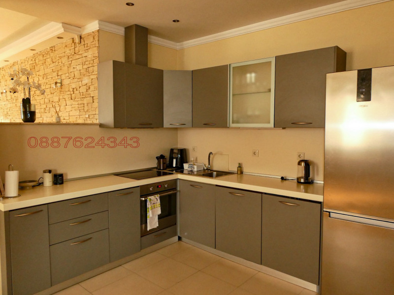 Продава МНОГОСТАЕН, гр. София, Център, снимка 9 - Апартаменти - 52968279