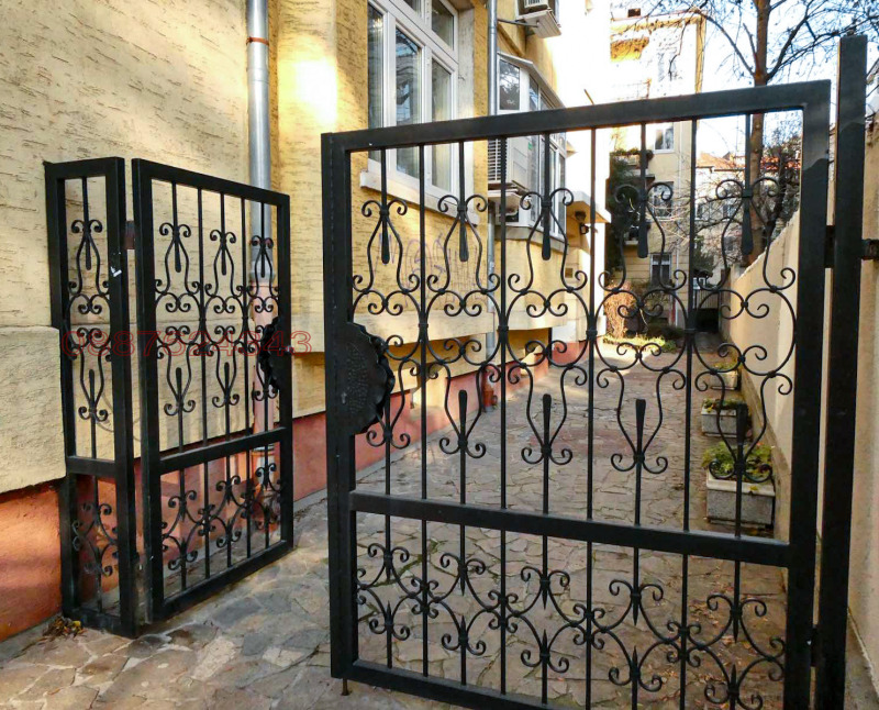 Продава МНОГОСТАЕН, гр. София, Център, снимка 2 - Апартаменти - 52968279