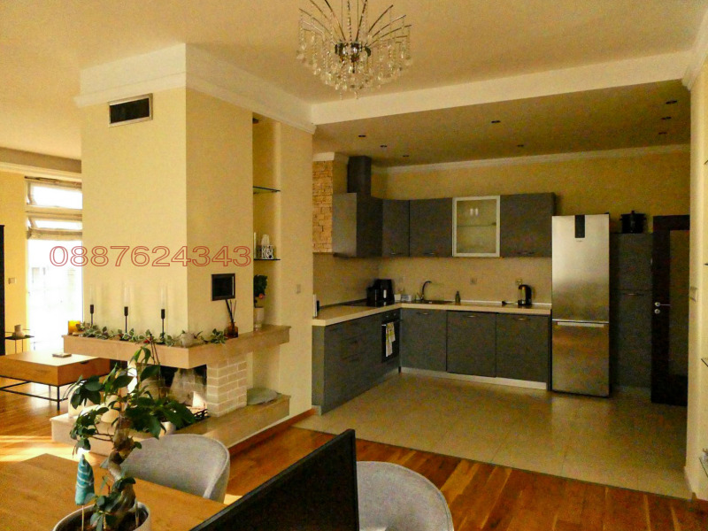 Продава МНОГОСТАЕН, гр. София, Център, снимка 7 - Апартаменти - 52968279