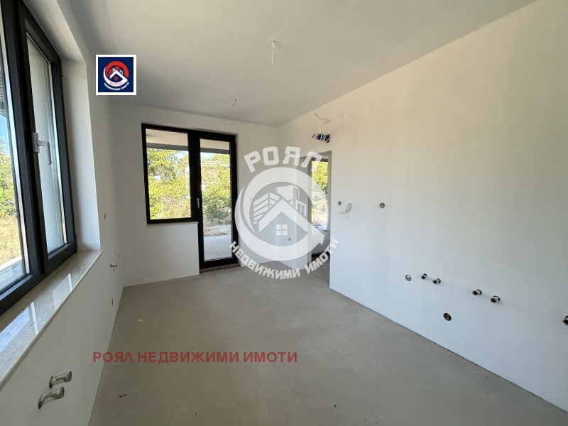Eladó  Ház Plovdiv , Ostromila , 380 négyzetméter | 12695928 - kép [9]