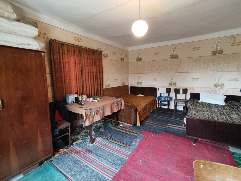 Продава КЪЩА в област Русе, с. Горно Абланово - 120 кв.м / 21 500 € » 42 050.35 лв., РЕАЛ БЪЛГАРИЯ