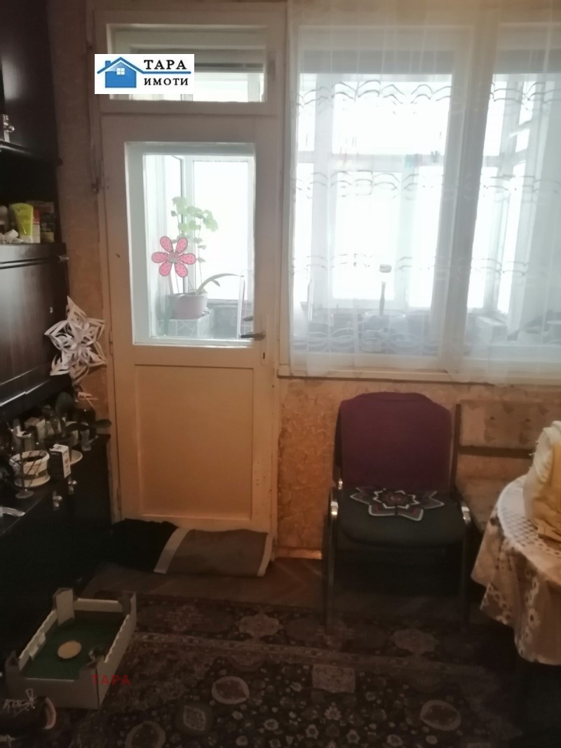 Продава  3-стаен град Монтана , Широк център , 117 кв.м | 86586232 - изображение [2]