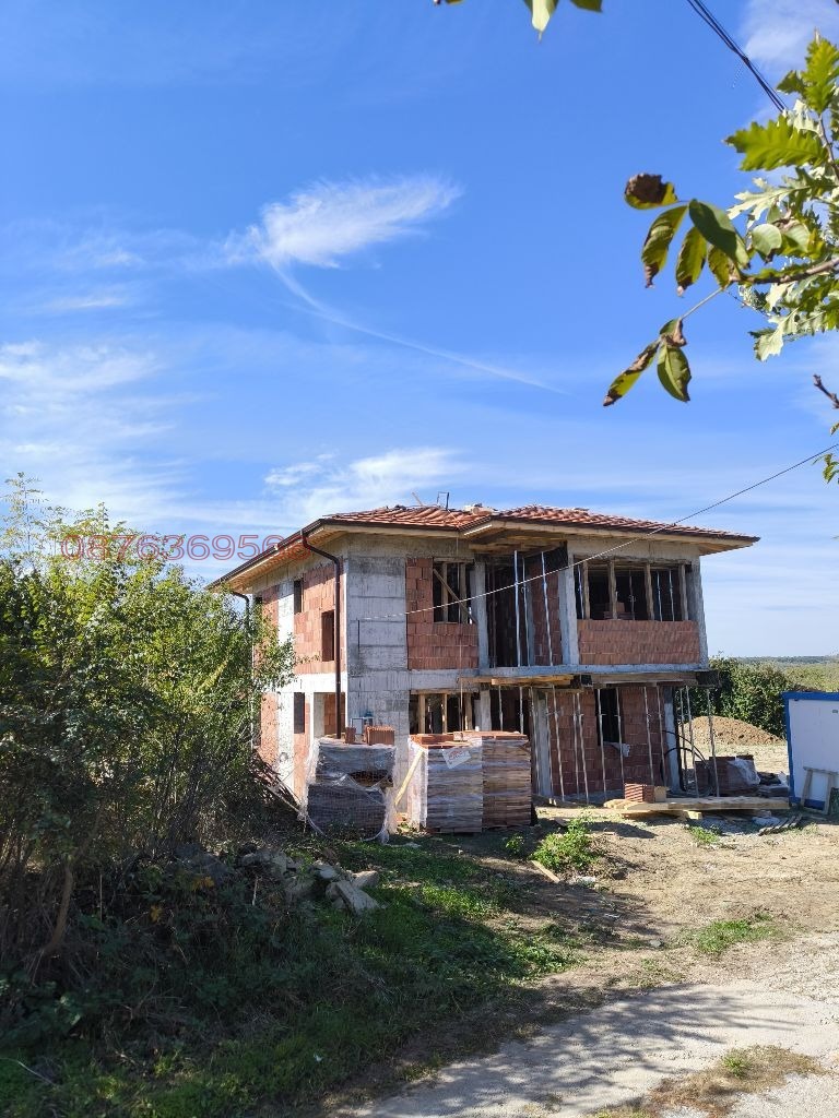 Продава КЪЩА, с. Плаково, област Велико Търново