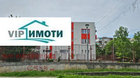 Обява продава търговски комплекс, град Ловеч, Младост