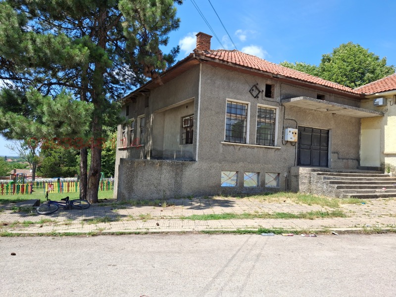 Продава СКЛАД, с. Беловец, област Разград, снимка 2 - Складове - 52780084