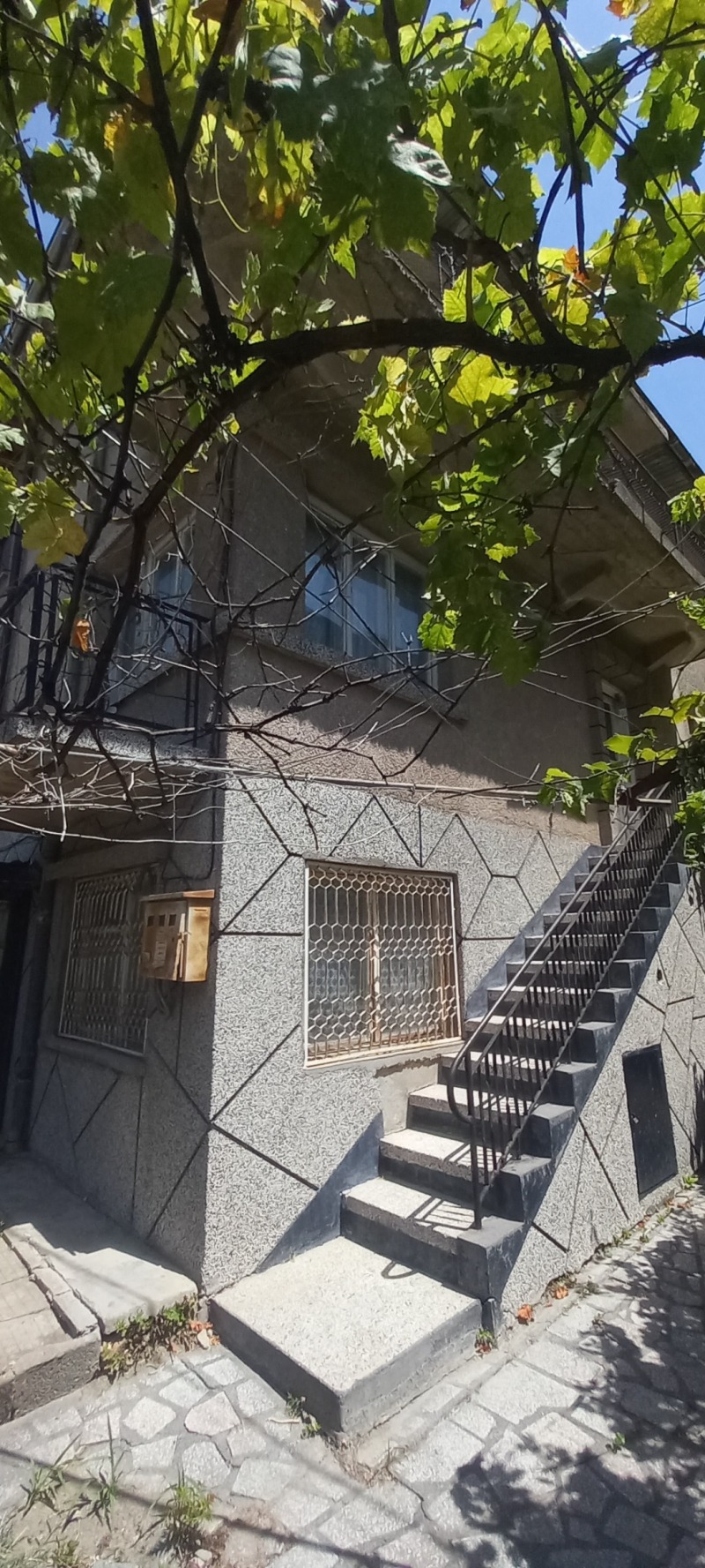 Продава КЪЩА в град Хасково, Дружба 1 - 147 кв.м / 80 000 € » 156 466.40 лв., ИМОТИ-МИРА