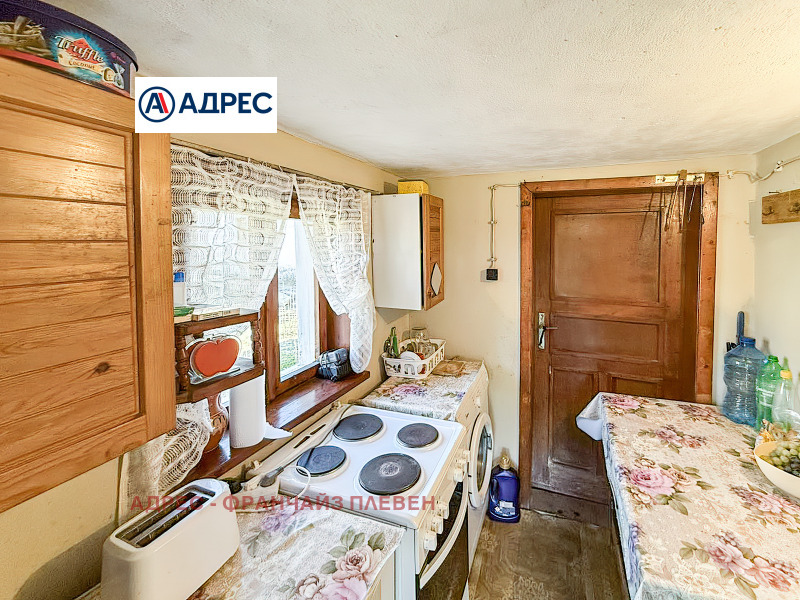 Продава КЪЩА, с. Бръшляница, област Плевен, снимка 9 - Къщи - 52599989