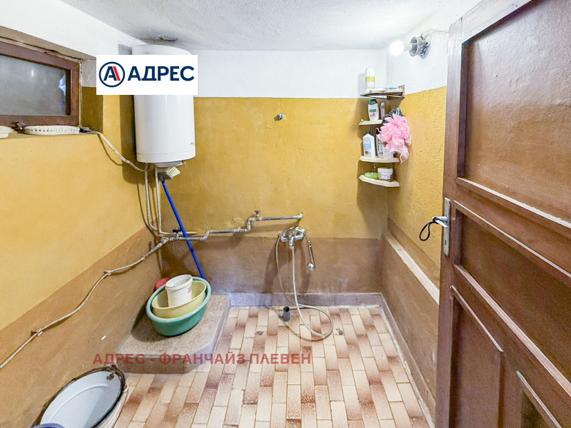 Продава КЪЩА, с. Бръшляница, област Плевен, снимка 16 - Къщи - 52599989