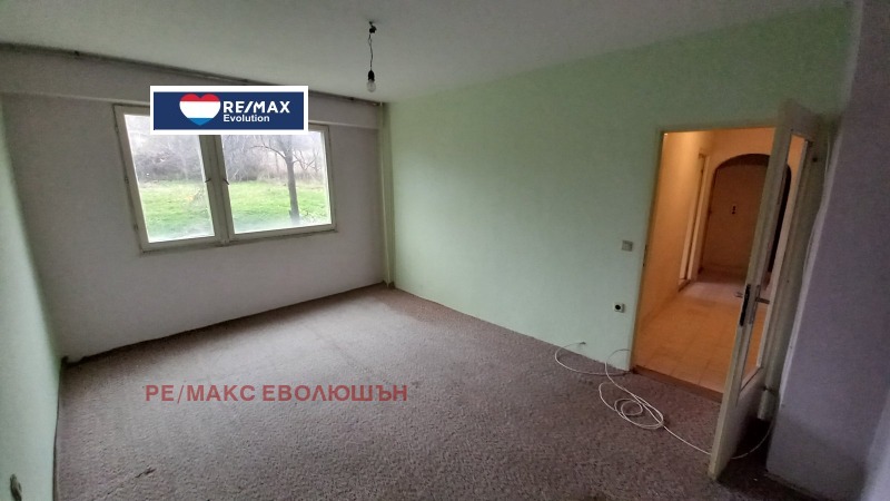 Продава 2-СТАЕН, гр. Разград, Житница, снимка 2 - Апартаменти - 52982102