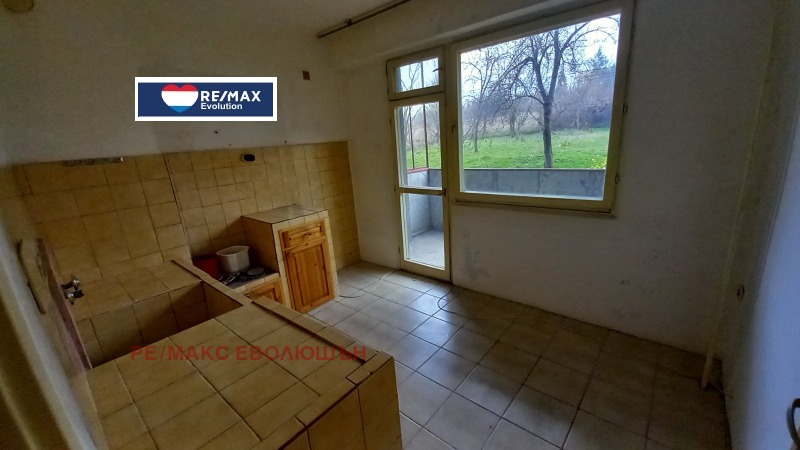 Продава 2-СТАЕН, гр. Разград, Житница, снимка 5 - Апартаменти - 52752550