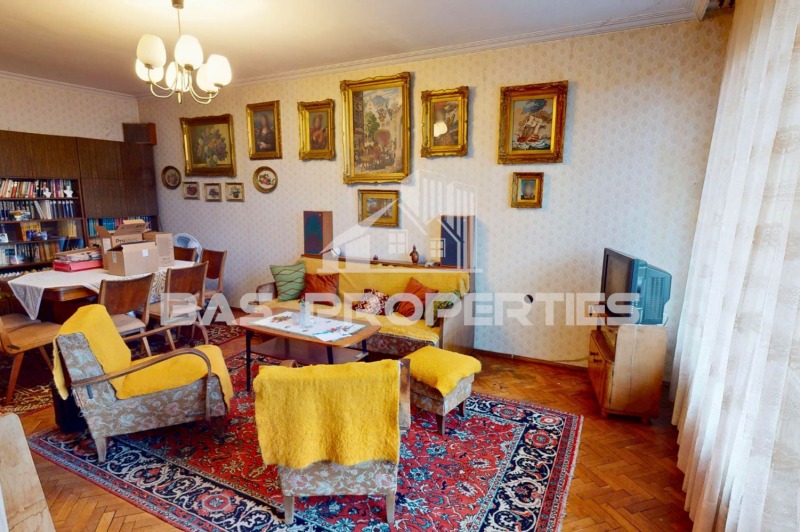 Продава 3-СТАЕН, гр. София, Хиподрума, снимка 2 - Апартаменти - 53196956