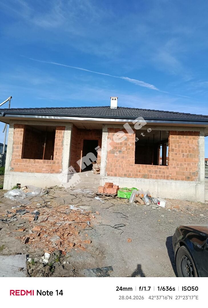 Продава КЪЩА, гр. Бургас, Банево, снимка 2 - Къщи - 54502833