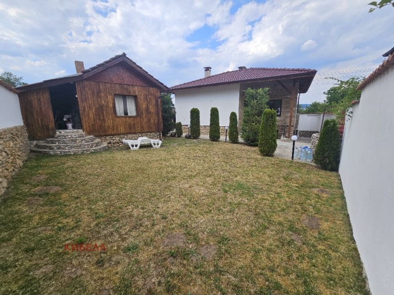 Продава КЪЩА, с. Режанци, област Перник, снимка 2 - Къщи - 52982859