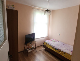 Hus Svoge, region Sofia 10