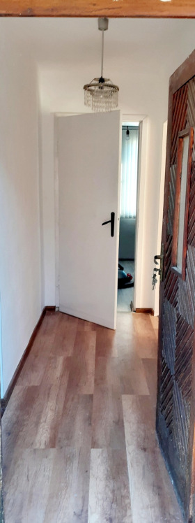 Hus Svoge, region Sofia 8