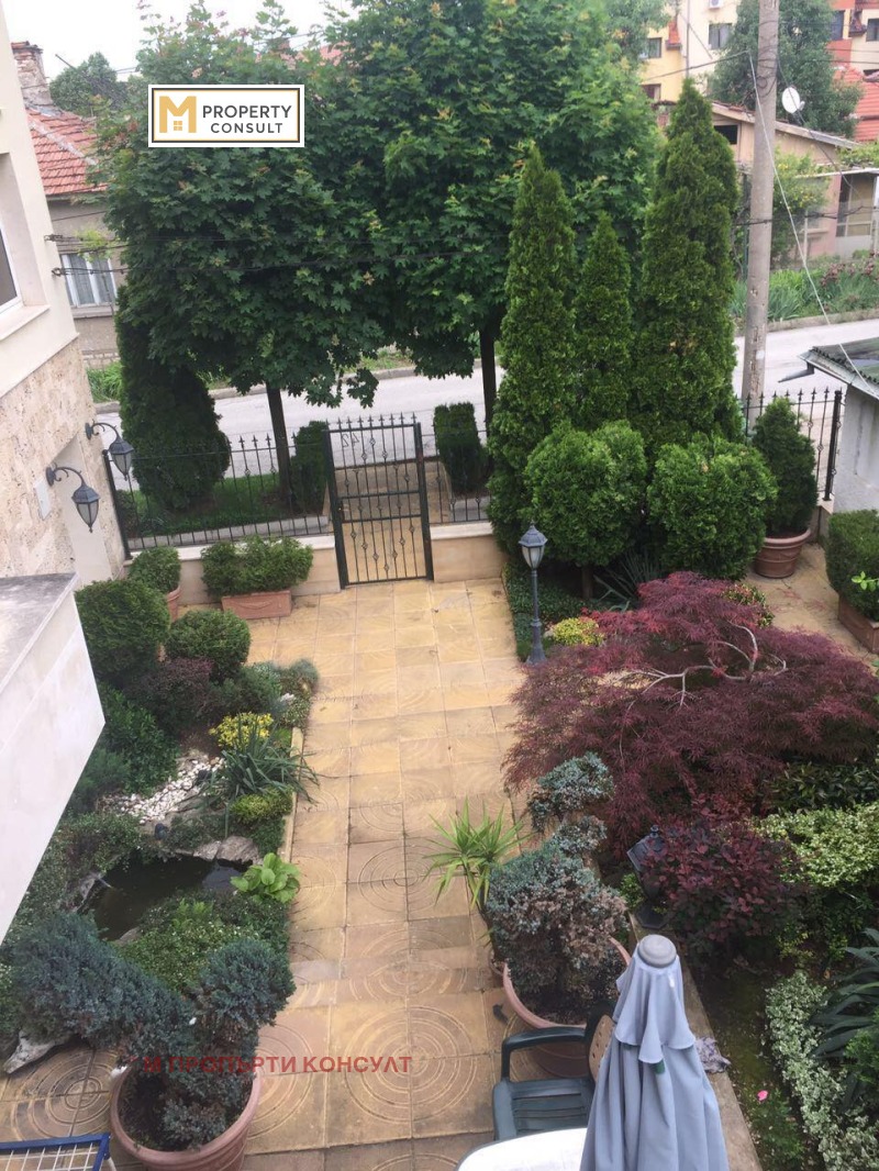 Продава  Етаж от къща, град Плевен, Широк център •  120 000 € • ID 51759981 — holmes.bg - [1] 