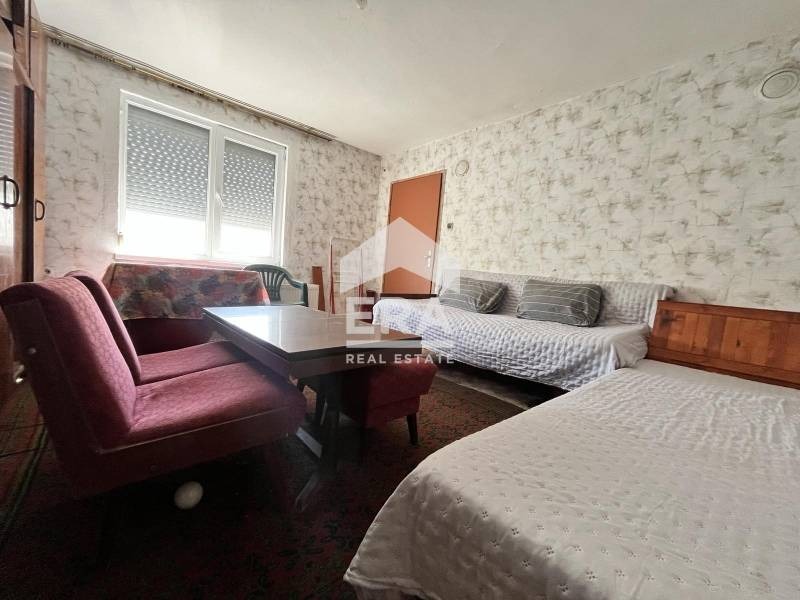 Продава КЪЩА, с. Божичен, област Русе, снимка 10 - Къщи - 54430959