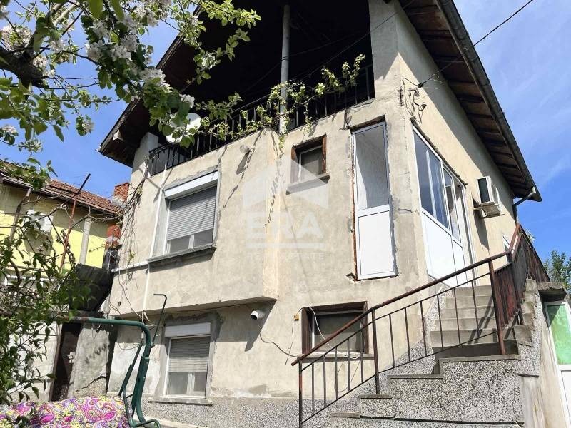 Продава КЪЩА, с. Божичен, област Русе, снимка 3 - Къщи - 54430959