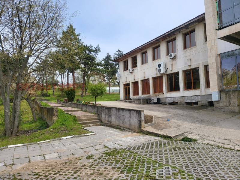 Продава КЪЩА в област Плевен, с. Коиловци - 520 кв.м / 710 000 € » 1 388 639.30 лв.
