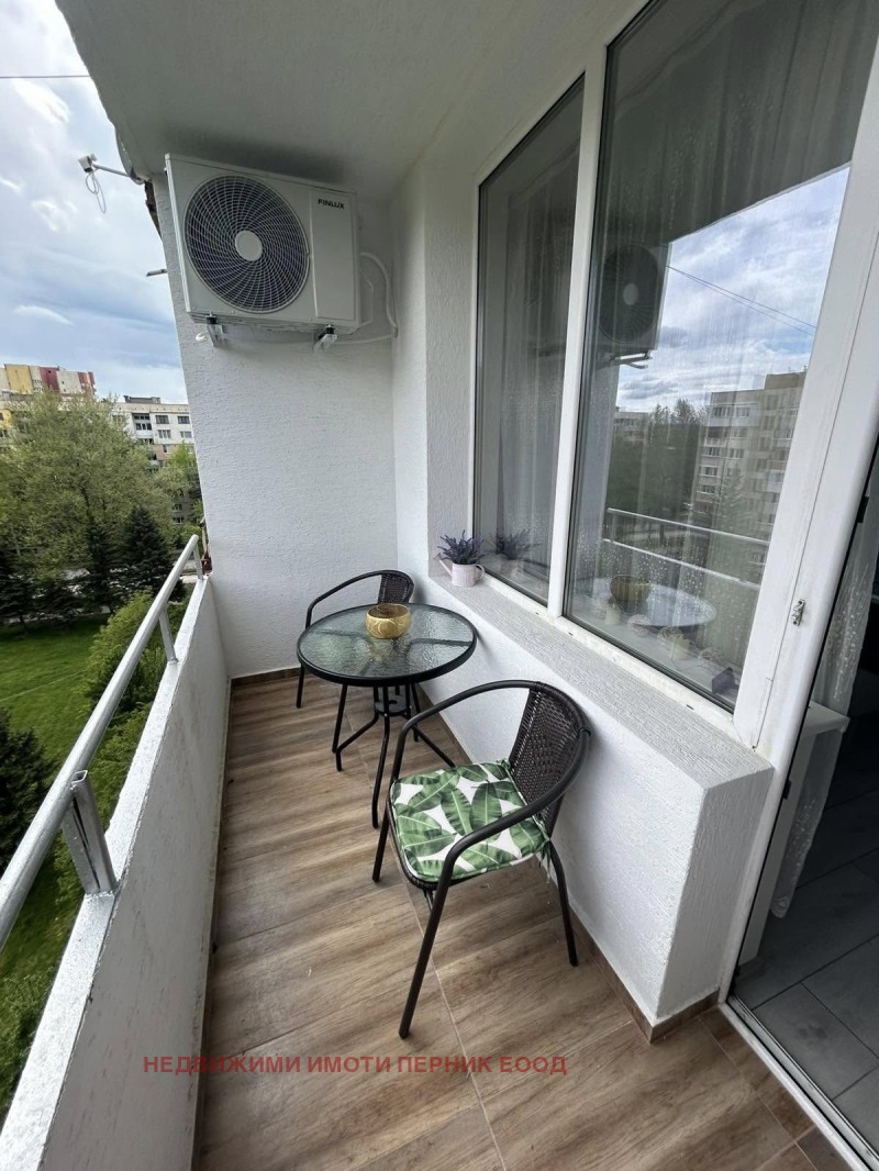 Продава  3-стаен град Перник , Изток , 72 кв.м | 35393564 - изображение [10]