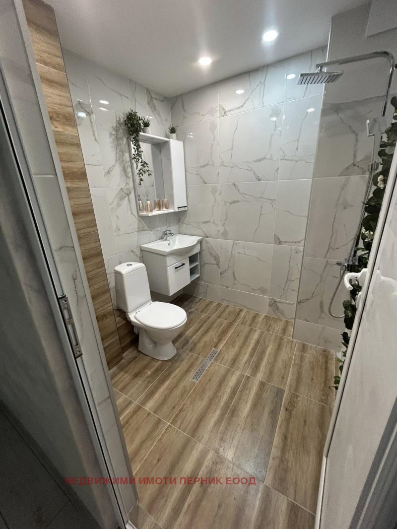 Продава  3-стаен град Перник , Изток , 72 кв.м | 35393564 - изображение [13]