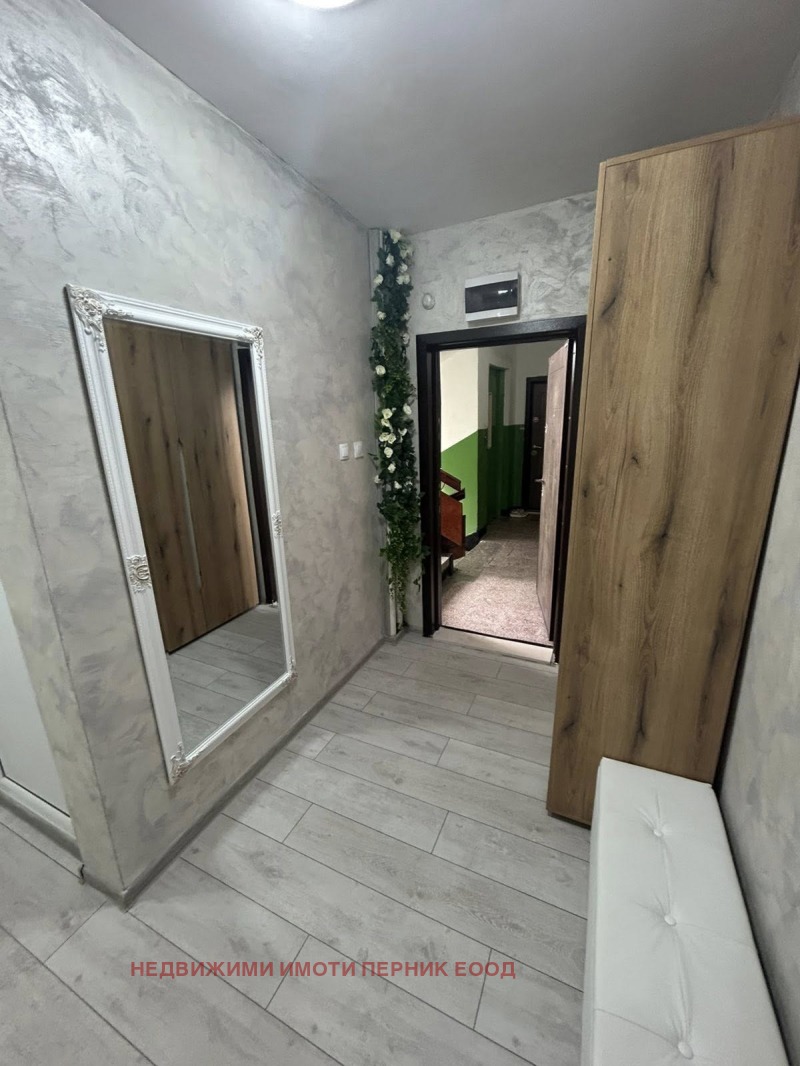 Продава  3-стаен град Перник , Изток , 72 кв.м | 35393564 - изображение [15]