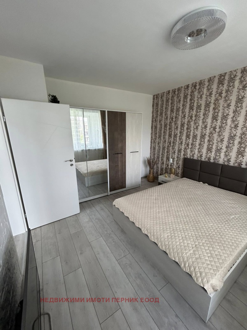 Продава  3-стаен град Перник , Изток , 72 кв.м | 35393564 - изображение [6]