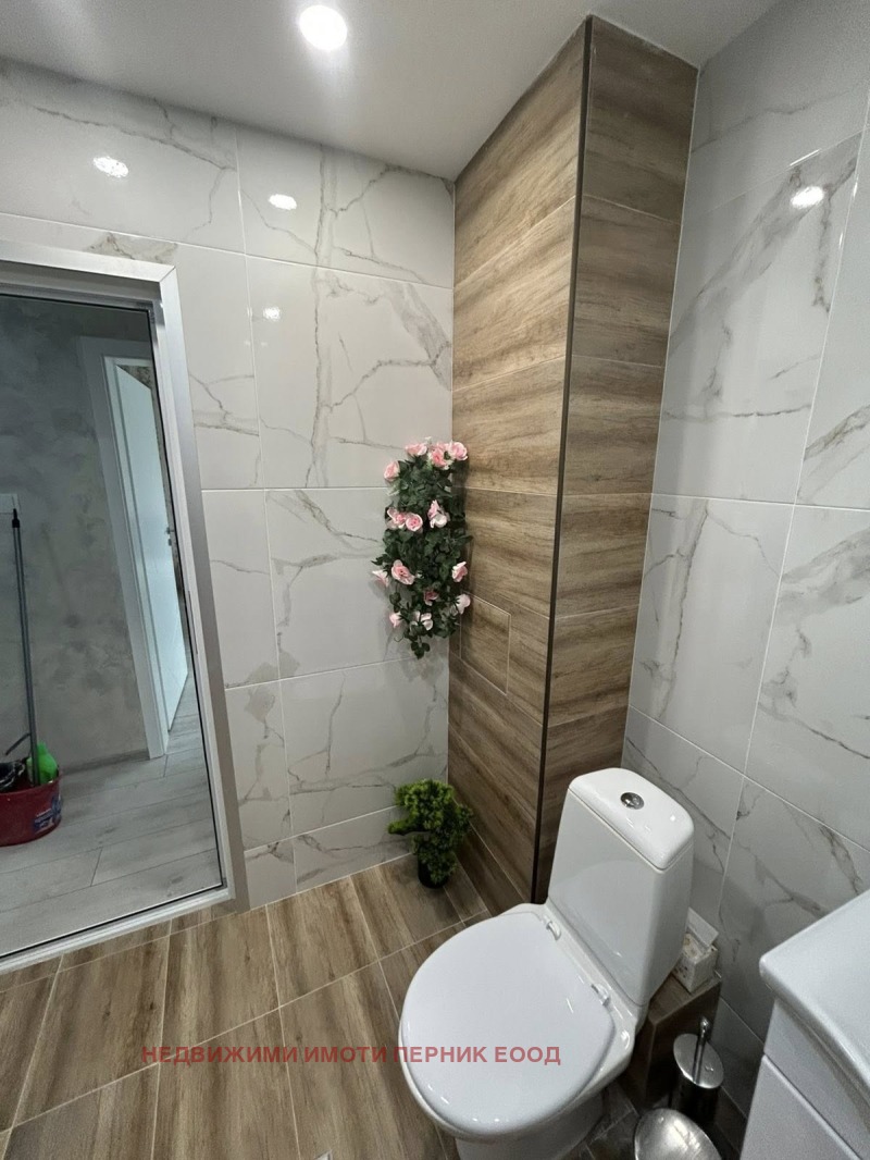 Продава  3-стаен град Перник , Изток , 72 кв.м | 35393564 - изображение [14]