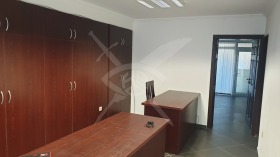 Ufficio Lazur, Burgas 13