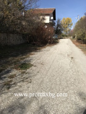 Продажба на имоти в с. Долно Камарци, област София - изображение 18 