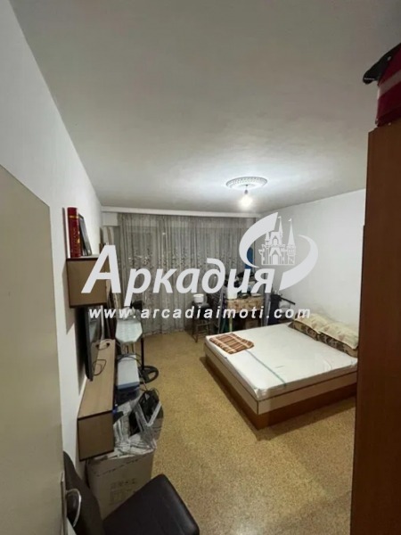 Продава 3-СТАЕН, гр. Пловдив, Изгрев, снимка 3 - Aпартаменти - 49581195