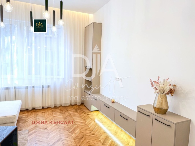 Продава 3-СТАЕН, гр. София, Център, снимка 2 - Апартаменти - 53120660