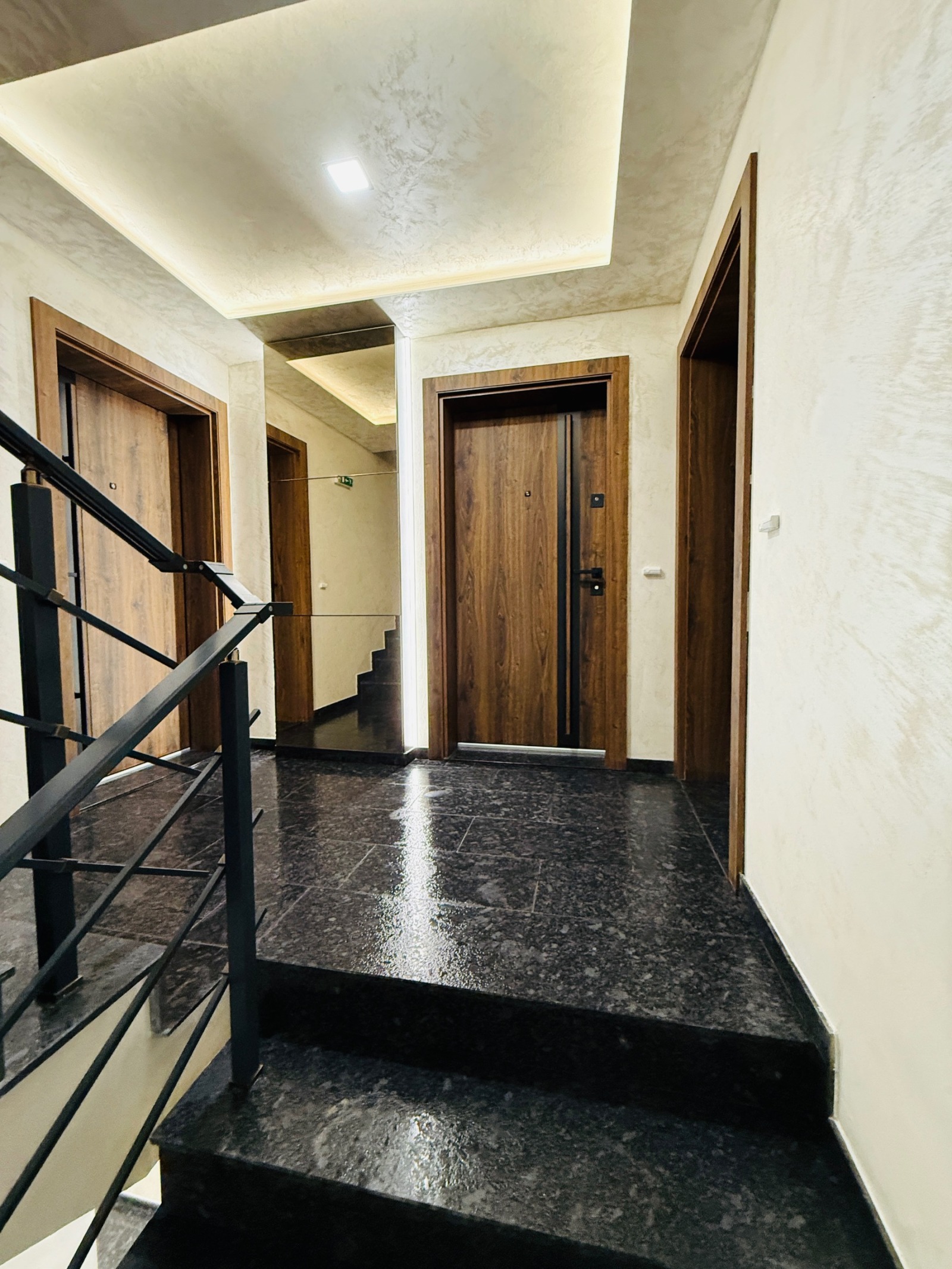 Продава 3-СТАЕН, гр. Перник, Център, снимка 8 - Апартаменти - 56642538