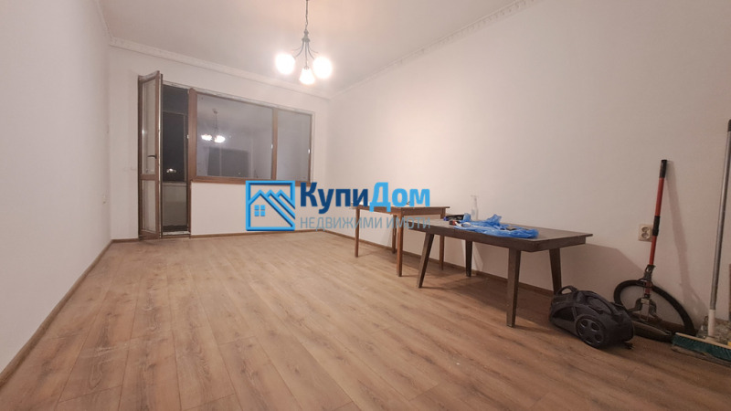 Продава 3-СТАЕН, гр. Варна, Цветен квартал, снимка 1 - Aпартаменти - 48053778