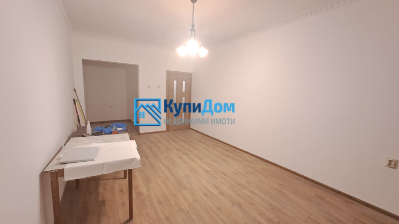 Продава 3-СТАЕН, гр. Варна, Цветен квартал, снимка 3 - Aпартаменти - 48053778