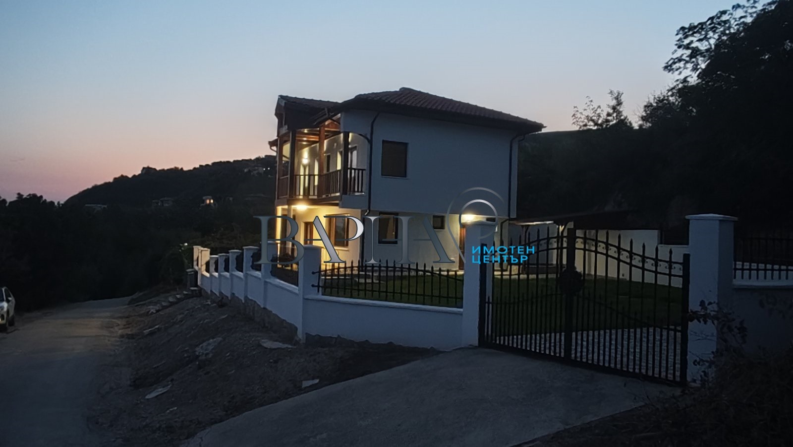Продава КЪЩА, гр. Балчик, област Добрич, снимка 2 - Къщи - 47365849