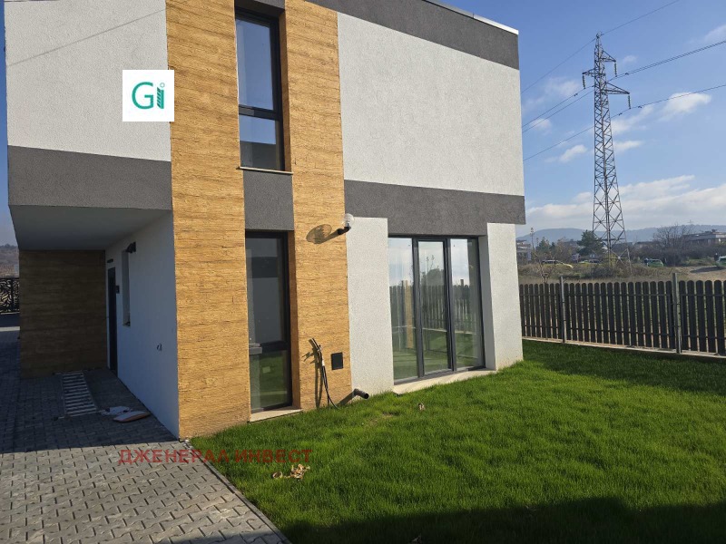 Продава КЪЩА, гр. Благоевград, Баларбаши, снимка 2 - Къщи - 52748570