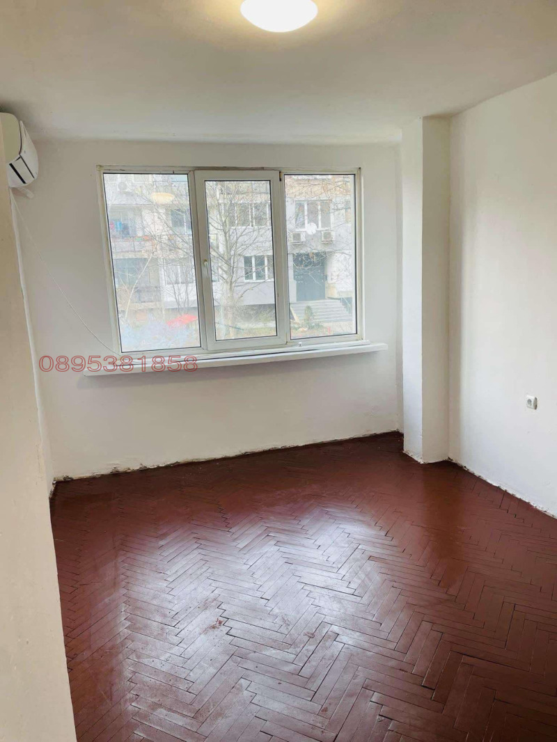 Продава 4-СТАЕН, гр. София, Бенковски, снимка 2 - Апартаменти - 53212100