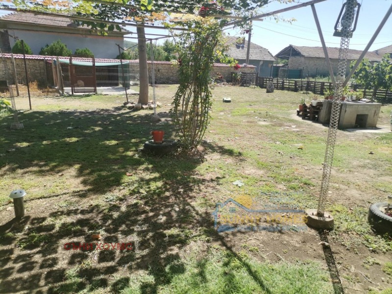 Продава КЪЩА, с. Долна Липница, област Велико Търново, снимка 8 - Къщи - 52649356