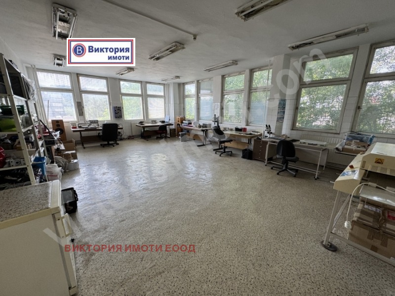Eladó  Ipari épület Veliko Tarnovo , Promislena zona - Zapad , 299 négyzetméter | 36346908