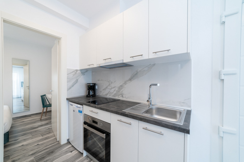 Продава 1-СТАЕН, гр. Бургас, Център, снимка 5 - Апартаменти - 54594496