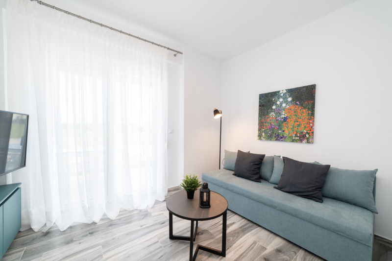 Продава 1-СТАЕН, гр. Бургас, Център, снимка 2 - Апартаменти - 54594496