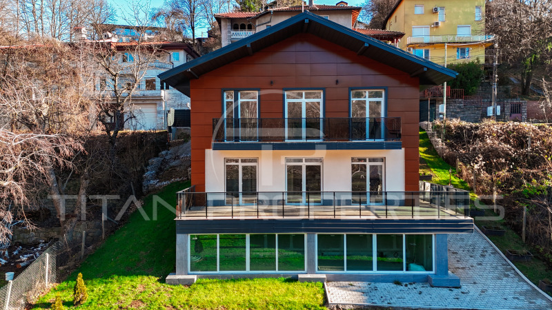 Продава КЪЩА, гр. София, с. Владая