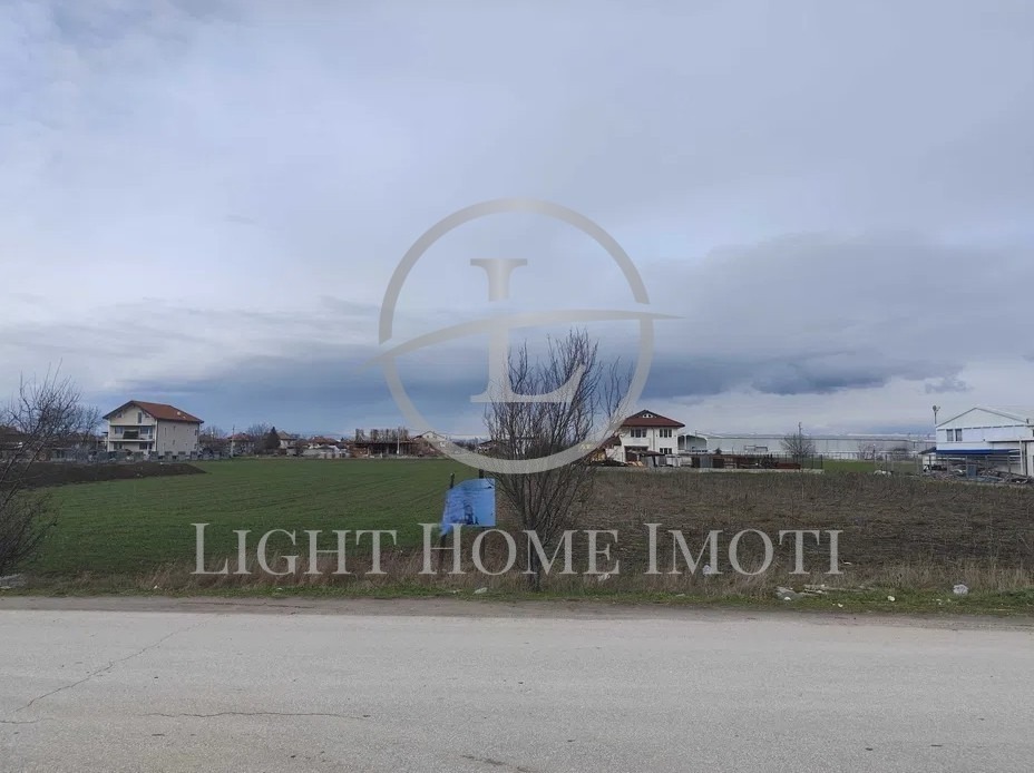 Продава ПАРЦЕЛ, с. Царацово, област Пловдив